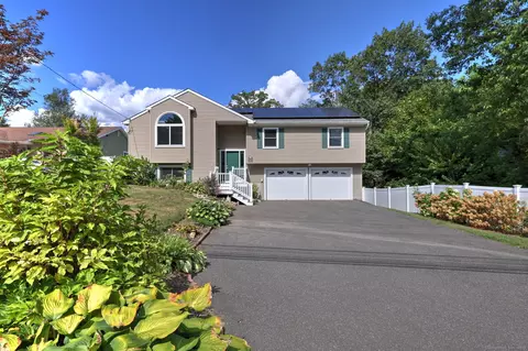 83 Yale Ave, Milford, CT 06460