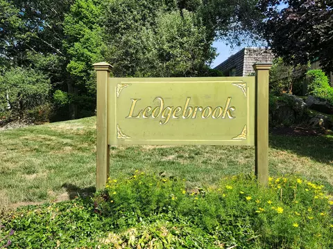 34 Ledgebrook Dr #34, Norwalk, CT 06854