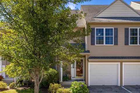 87 Perry St #238, Putnam, CT 06260