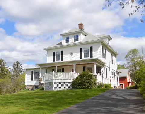 126 Colonial Ave, Middlebury, CT 06762