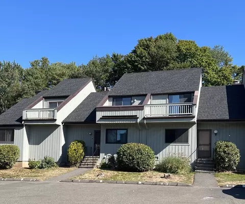 100 Hemlock Rd #4-2, Branford, CT 06405