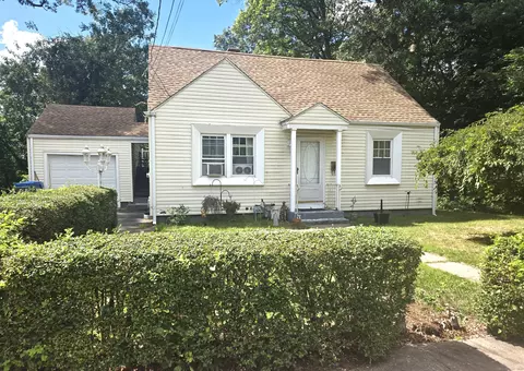 22 Alpine St, Manchester, CT 06040