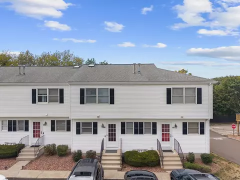 17 Commodore Cmns #17, Derby, CT 06418