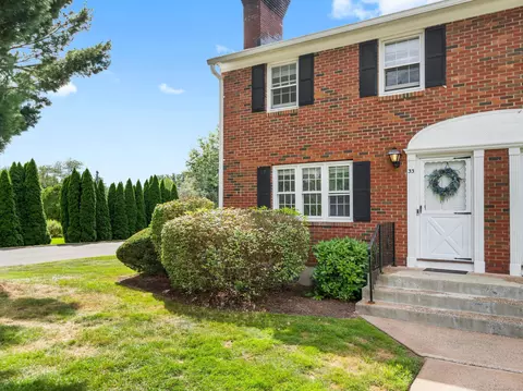 33 Brandywine Ln #33, Suffield, CT 06078
