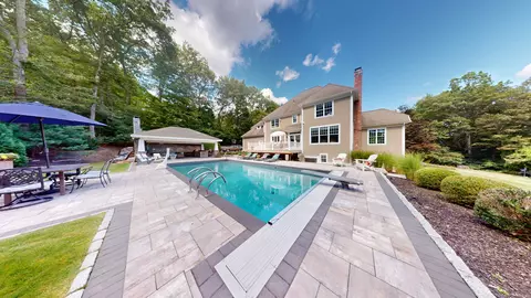245 Kingswood Dr, Avon, CT 06001