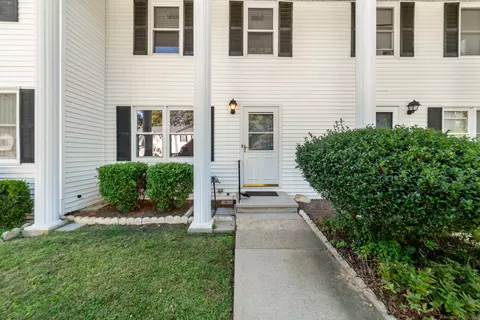 10 Colonial Vlg #10, Shelton, CT 06484