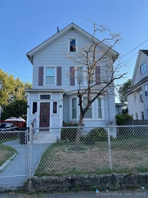 180 Holly St, Bridgeport, CT 06607
