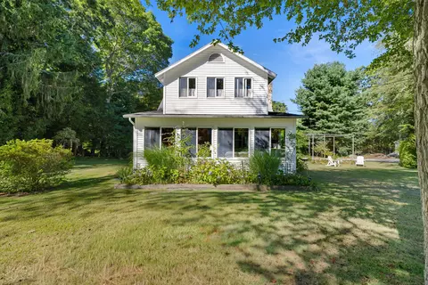 11 Sunset Ave, Niantic, CT 06357