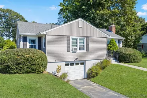 29 Lloyd Rd, Waterford, CT 06385