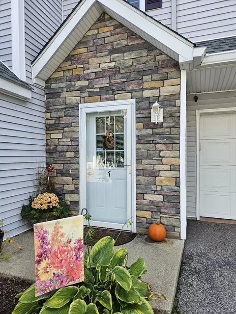 296 Hamilton Ave #7, Norwich, CT 06360