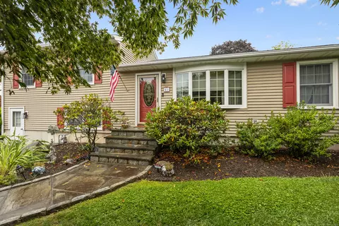 41 Andover Rd, Stamford, CT 06902