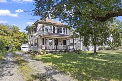 132 Grove St, Putnam, CT 06260