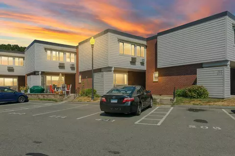 204 West Walk #204, West Haven, CT 06516