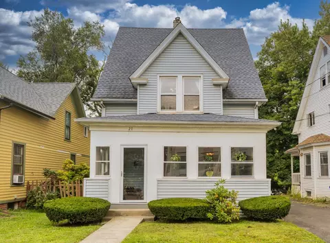 21 Warren Ter, West Hartford, CT 06119