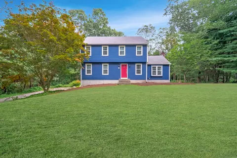 44 Olde Orchard Rd, Clinton, CT 06413