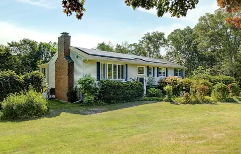 46 Pleasant Dr, Bethany, CT 06524