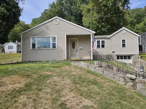 27 Bissell Pl, Seymour, CT 06483