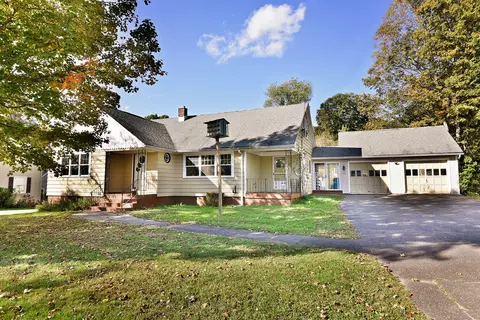 313 French St, Watertown, CT 06795
