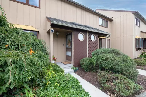 139 Skyview Dr #139, Cromwell, CT 06416