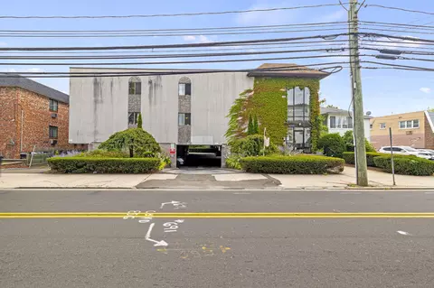 697 Cove Rd #2A, Stamford, CT 06902