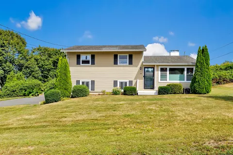 16 Pleasant View Rd, Derby, CT 06418