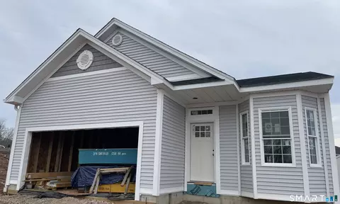 137 Webster Ln #2-42, Middletown, CT 06457