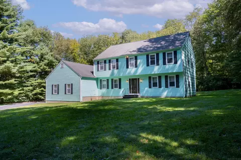 124 Bagburn Rd, Monroe, CT 06468