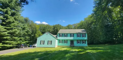 124 Bagburn Rd, Monroe, CT 06468