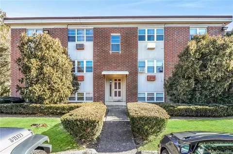 3 Belair Dr #3, New Milford, CT 06776