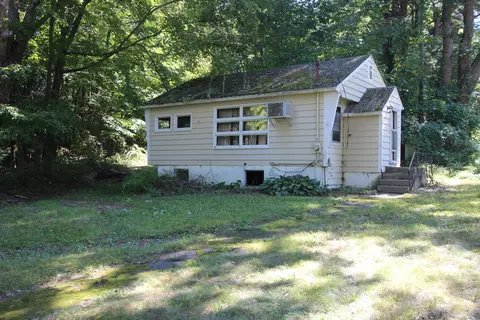 137 Maple St, Seymour, CT 06483