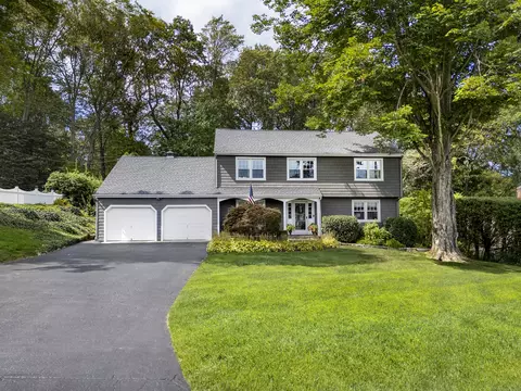 72 Mohican Hill Rd, Fairfield, CT 06825