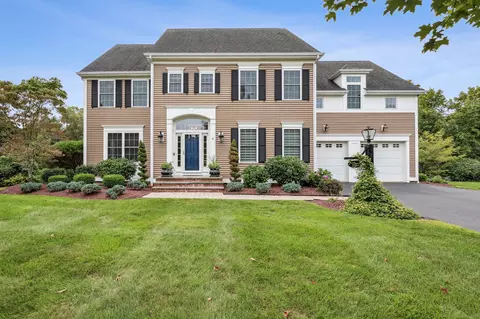 4 Ingelside Dr, Farmington, CT 06032