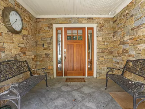15 Rock Spring Rd, Trumbull, CT 06611