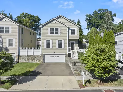 24 Warsaw St, Fairfield, CT 06825