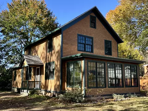 21 Cottage Pl, Old Saybrook, CT 06475