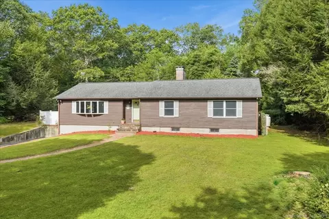 13 Rapids Trl, Canterbury, CT 06331