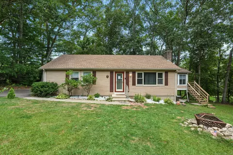 8 Sycamore Rd, Niantic, CT 06357