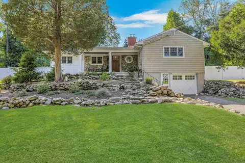 20 Newsome Ln, Wilton, CT 06897