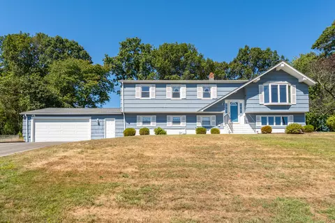 29 Benjamin Heights Dr, Milford, CT 06461