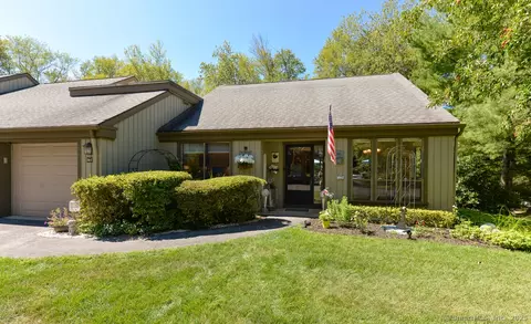 26 Heritage Crst #C, Southbury, CT 06488