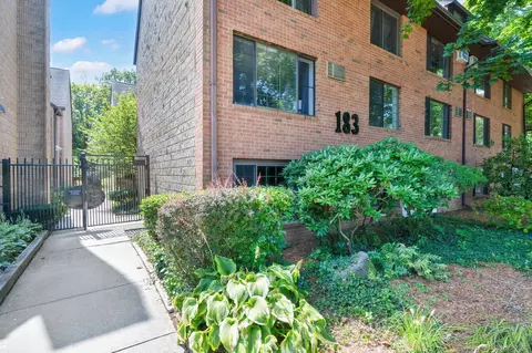 183 Loomis Dr #104, West Hartford, CT 06107