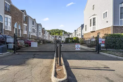 2612 North Ave #D7, Bridgeport, CT 06604