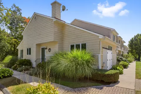 166 Old Brookfield Rd #34-1, Danbury, CT 06811