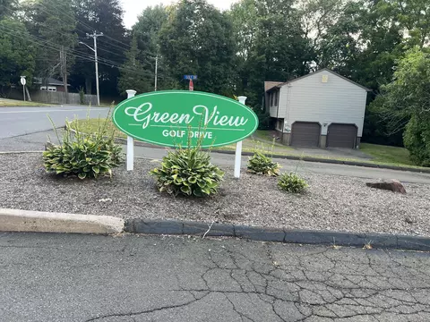 304 Golf Dr #304, East Haven, CT 06512