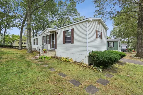 15 Stonewood Ter, Vernon, CT 06066