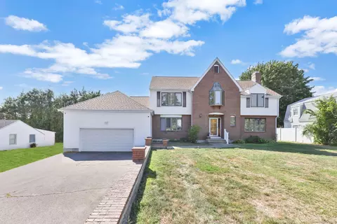 208 Highmeadow Ln, Middletown, CT 06457