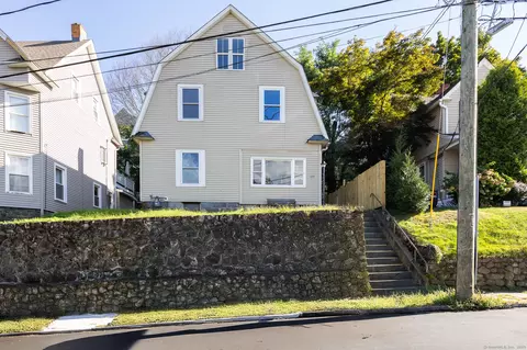 177 Cliff St, Naugatuck, CT 06770