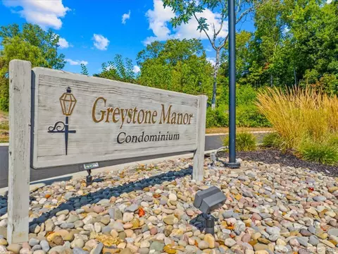21 Manorwood Dr #21, Branford, CT 06405