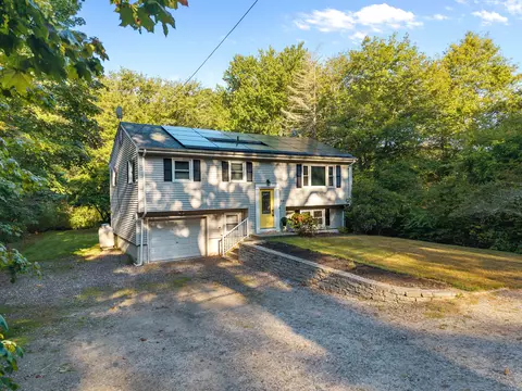 80 E Pattagansett Rd, Niantic, CT 06357