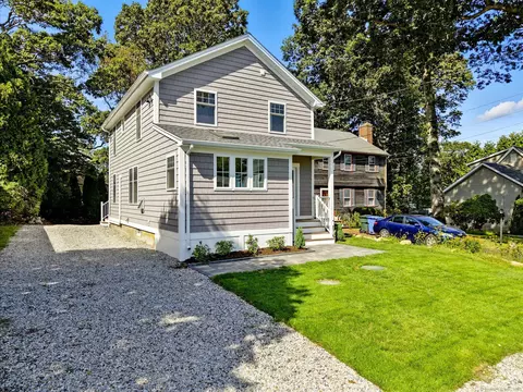 25 Maplewood Rd, Old Saybrook, CT 06475